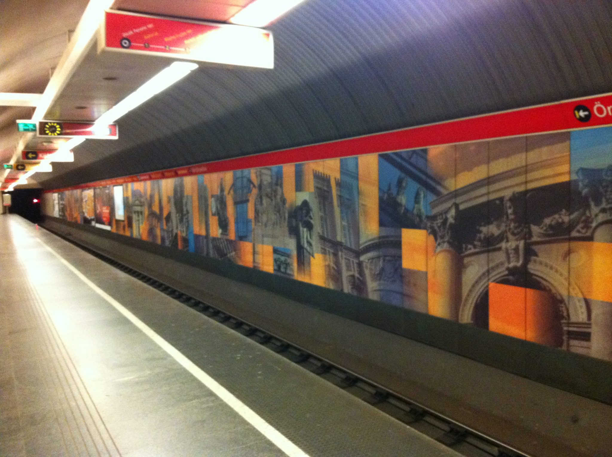 Achtung! Schwarzfahren in Budapests UBahnen funktioniert