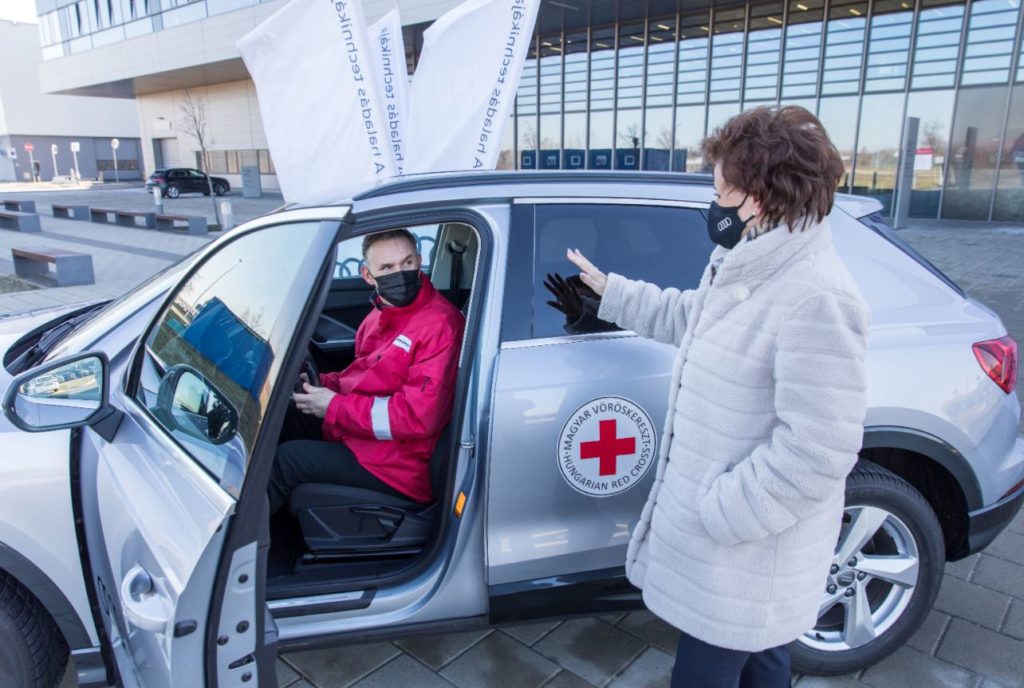 Audi Hungaria unterstützt das Rote Kreuz im Kampf gegen